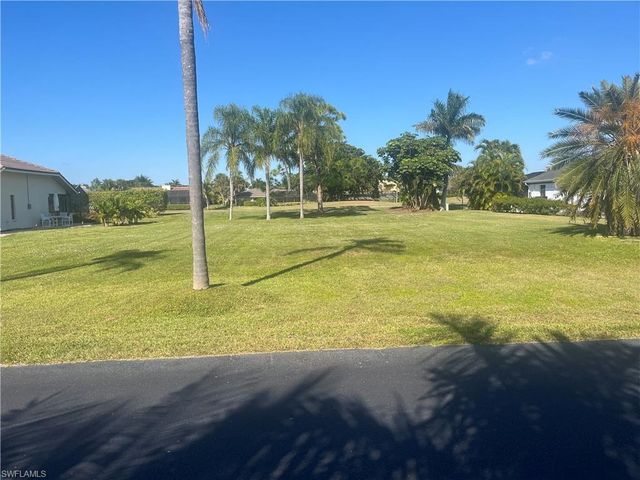 9954 Ortega LN, Bonita Springs, FL 34135