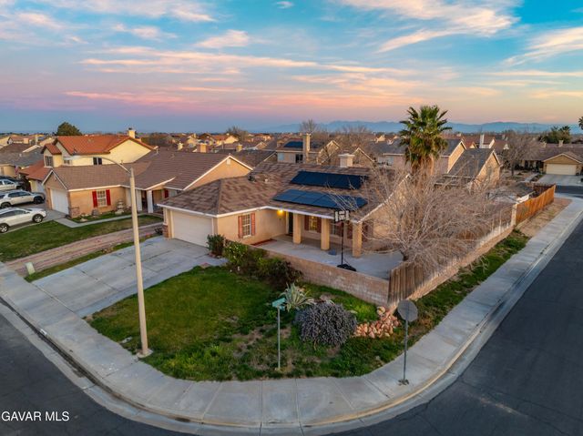 3340 Brabham Avenue, Rosamond, CA 93560