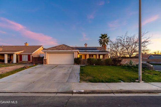 3340 Brabham Avenue, Rosamond, CA 93560