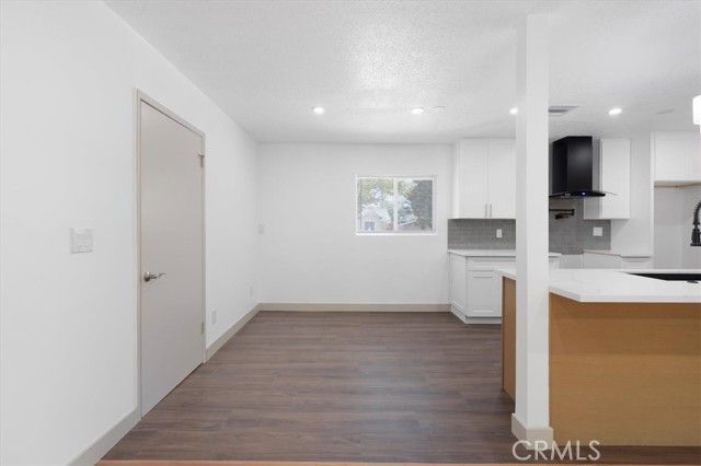 8581 Owensmouth, Canoga Park (los Angeles), CA 91304