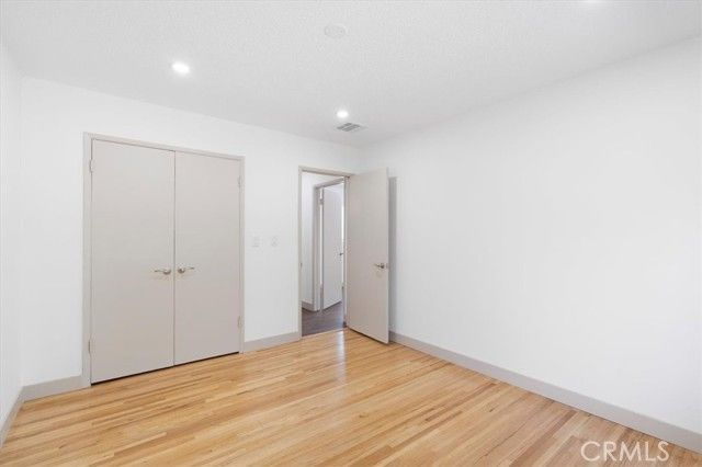 8581 Owensmouth, Canoga Park (los Angeles), CA 91304