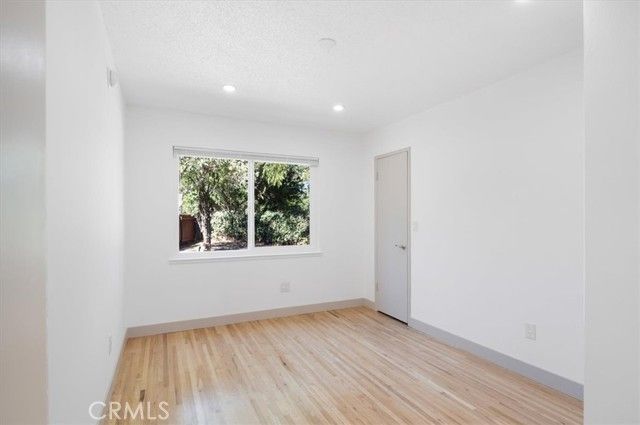 8581 Owensmouth, Canoga Park (los Angeles), CA 91304