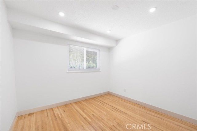 8581 Owensmouth, Canoga Park (los Angeles), CA 91304