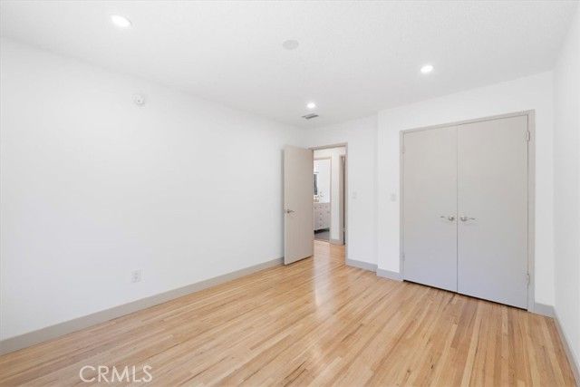 8581 Owensmouth, Canoga Park (los Angeles), CA 91304