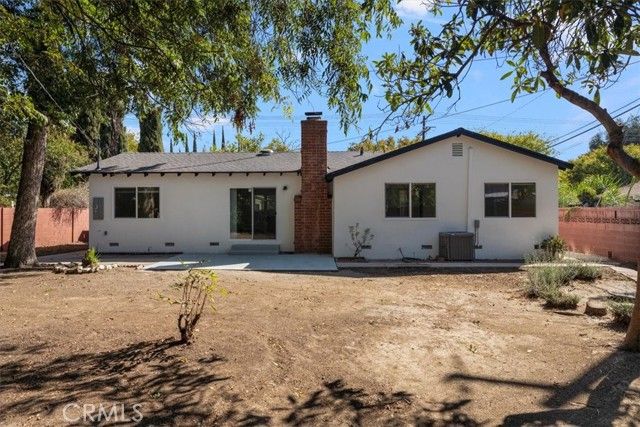 8581 Owensmouth, Canoga Park (los Angeles), CA 91304