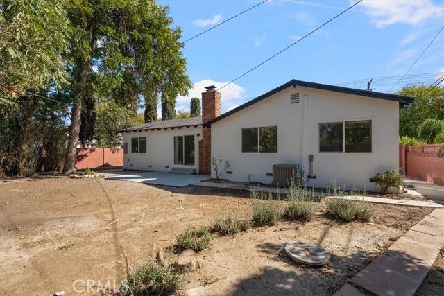 8581 Owensmouth, Canoga Park (los Angeles), CA 91304