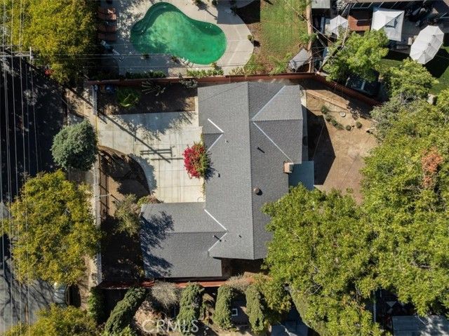 8581 Owensmouth, Canoga Park (los Angeles), CA 91304