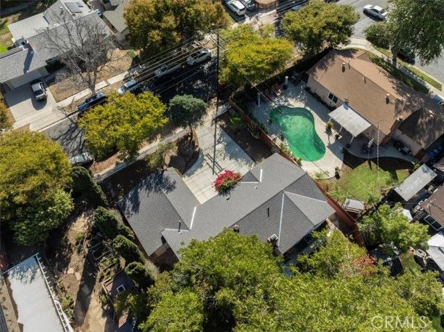 8581 Owensmouth, Canoga Park (los Angeles), CA 91304