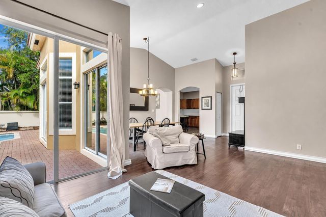 5828 NW 121st Avenue, Coral Springs, FL 33076