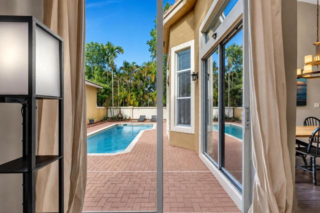 5828 NW 121st Avenue, Coral Springs, FL 33076
