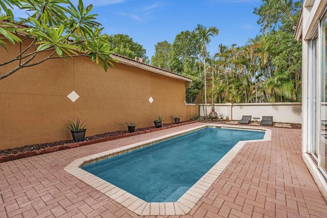 5828 NW 121st Avenue, Coral Springs, FL 33076