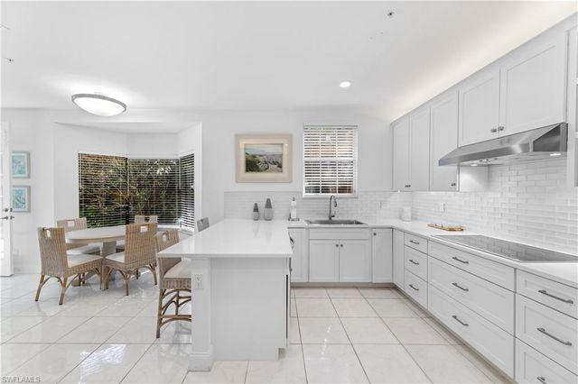 193 Colonade CIR 1506, Naples, FL 34103