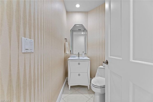 193 Colonade CIR 1506, Naples, FL 34103