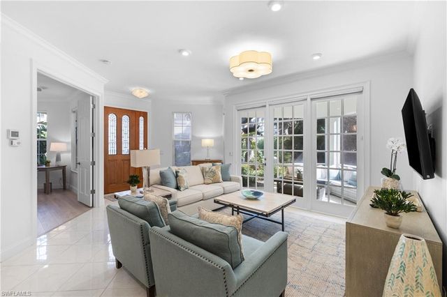 193 Colonade CIR 1506, Naples, FL 34103