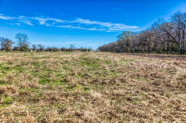 9044 Fm 1428, Midway, TX 75852