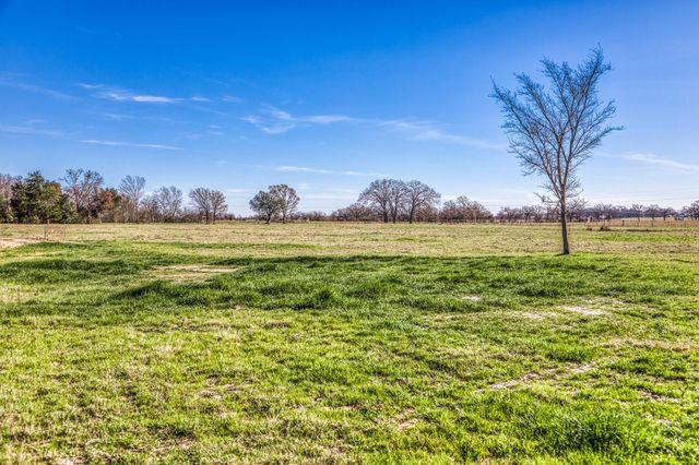 9044 Fm 1428, Midway, TX 75852