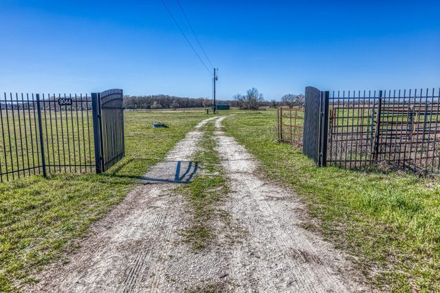 9044 Fm 1428, Midway, TX 75852