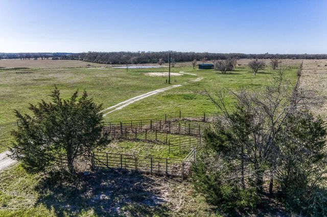 9044 Fm 1428, Midway, TX 75852