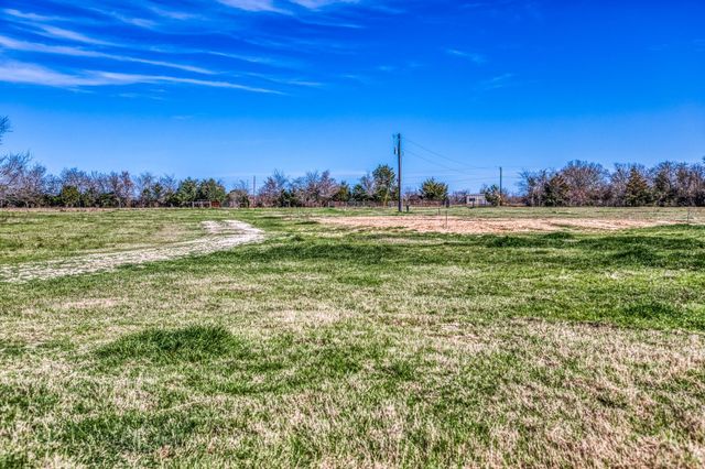 9044 Fm 1428, Midway, TX 75852