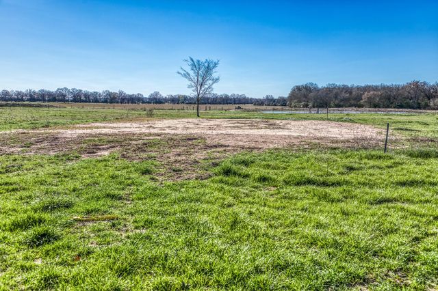 9044 Fm 1428, Midway, TX 75852