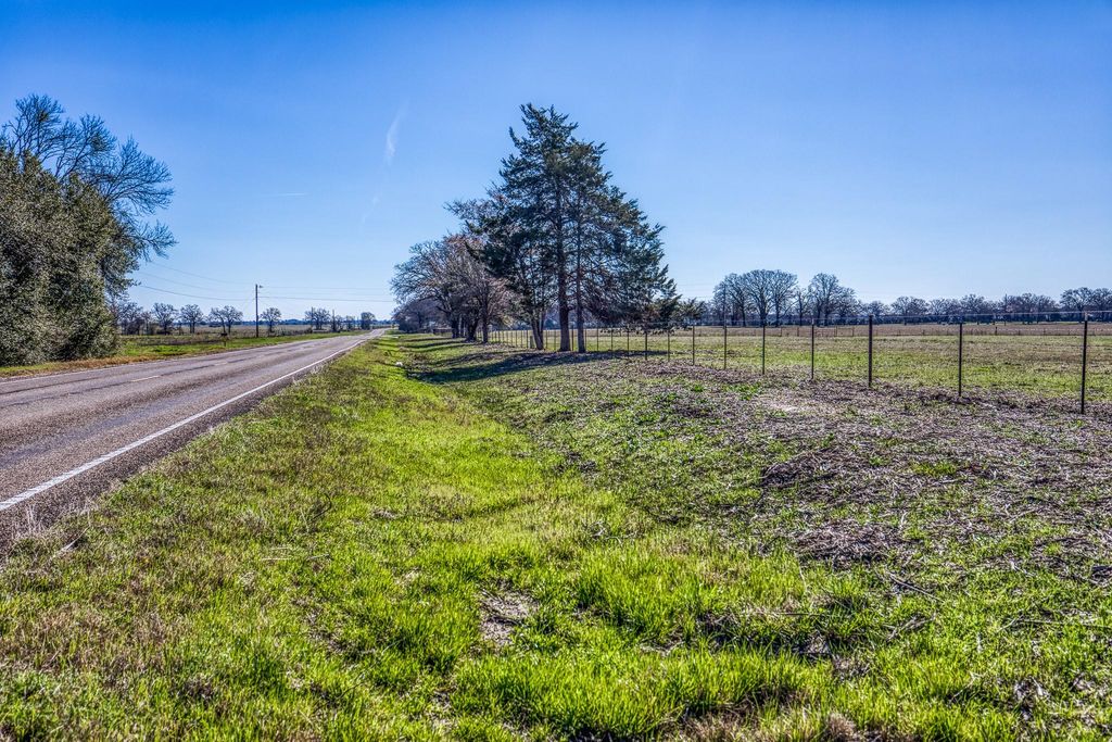 9044 Fm 1428, Midway, TX 75852