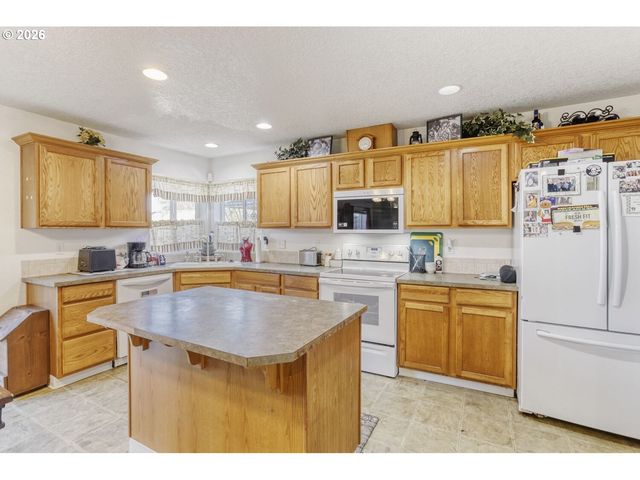 147 Sw WRIGHT Ave, Troutdale, OR 97060