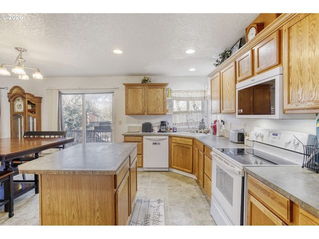 147 Sw WRIGHT Ave, Troutdale, OR 97060