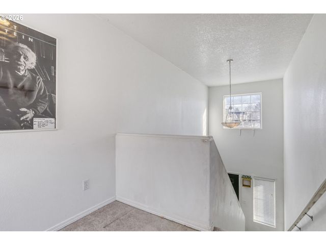 147 Sw WRIGHT Ave, Troutdale, OR 97060