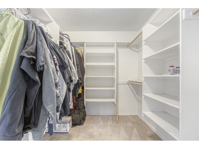 147 Sw WRIGHT Ave, Troutdale, OR 97060