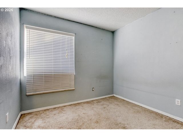 147 Sw WRIGHT Ave, Troutdale, OR 97060