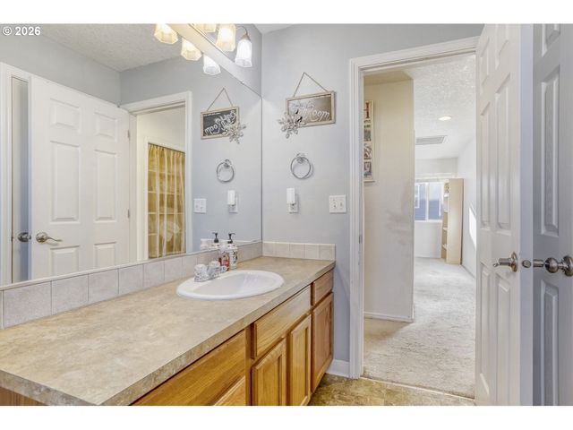 147 Sw WRIGHT Ave, Troutdale, OR 97060