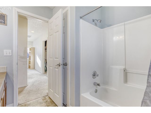 147 Sw WRIGHT Ave, Troutdale, OR 97060