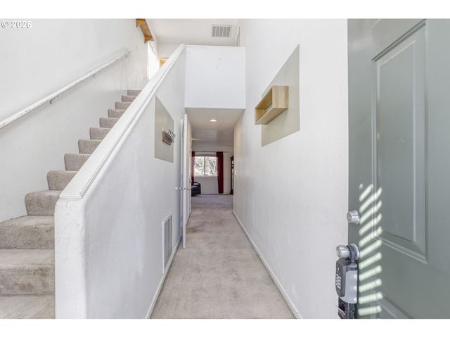 147 Sw WRIGHT Ave, Troutdale, OR 97060