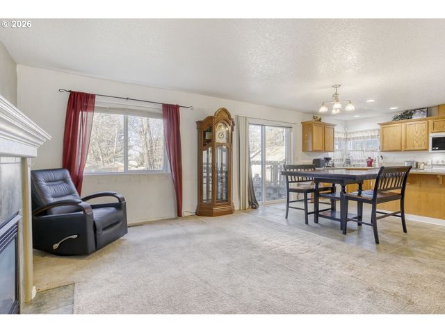 147 Sw WRIGHT Ave, Troutdale, OR 97060