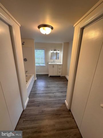 136 N RAILROAD ST, Annville, PA 17003