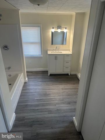 136 N RAILROAD ST, Annville, PA 17003