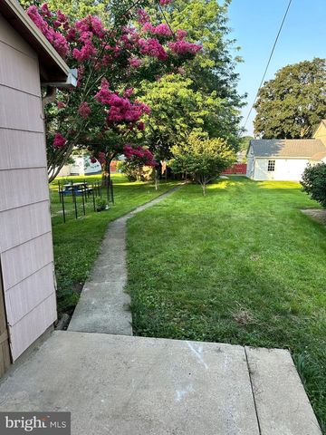 136 N RAILROAD ST, Annville, PA 17003
