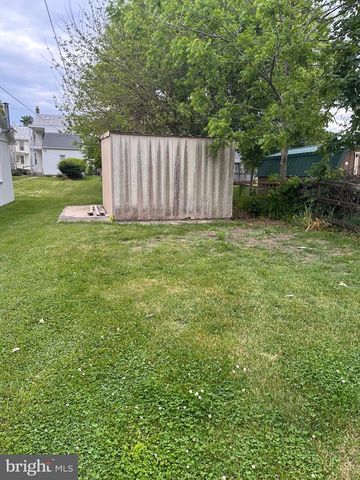 136 N RAILROAD ST, Annville, PA 17003