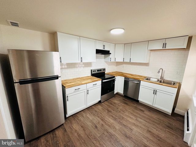 136 N RAILROAD ST, Annville, PA 17003