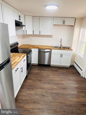 136 N RAILROAD ST, Annville, PA 17003