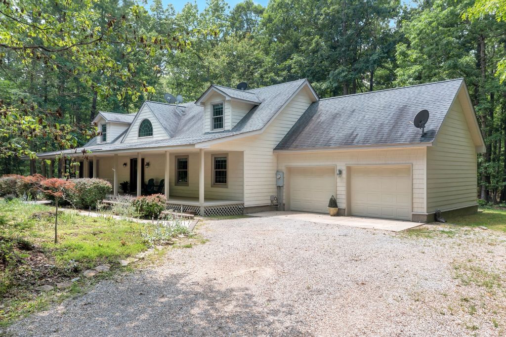 891 Deepwoods Rd, Sewanee, TN 37375