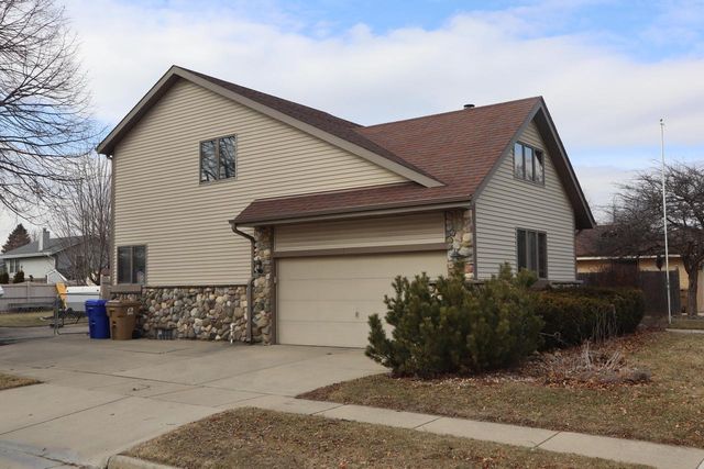 8126 61st AVENUE, Kenosha, WI 53142