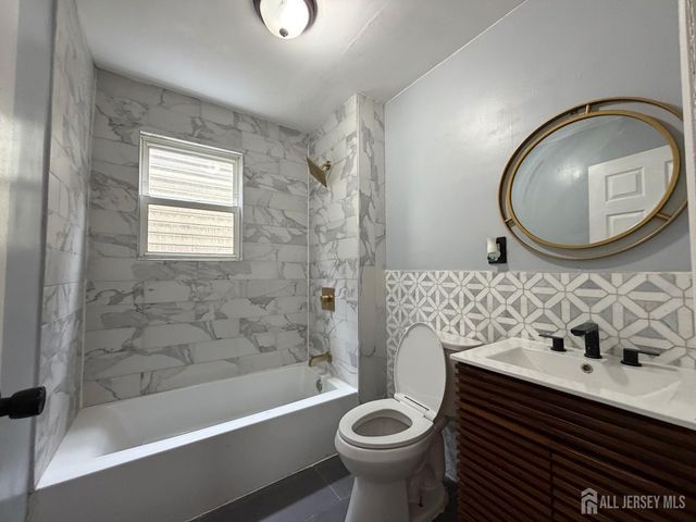 280 S 6th Street 2, Newark, NJ 07103