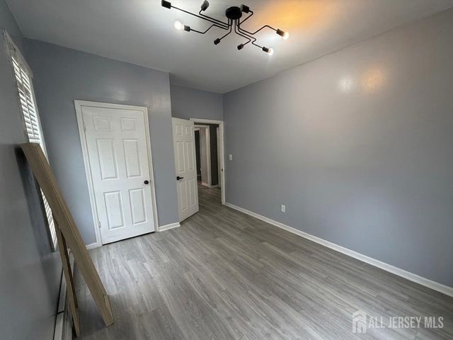 280 S 6th Street 2, Newark, NJ 07103