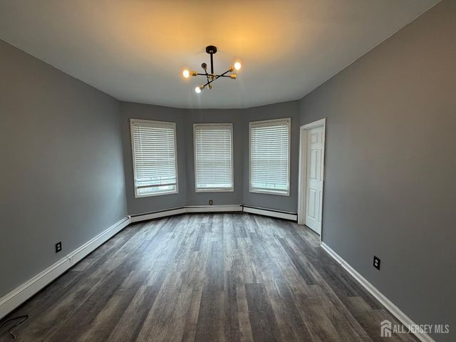 280 S 6th Street 2, Newark, NJ 07103