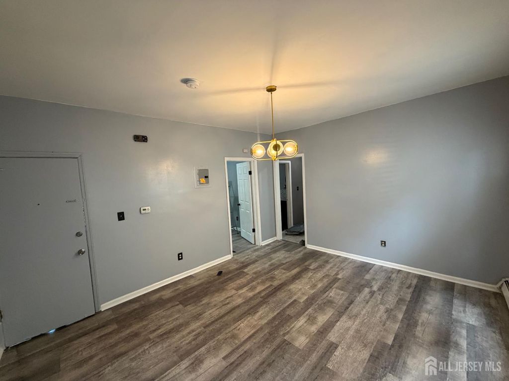 280 S 6th Street 2, Newark, NJ 07103