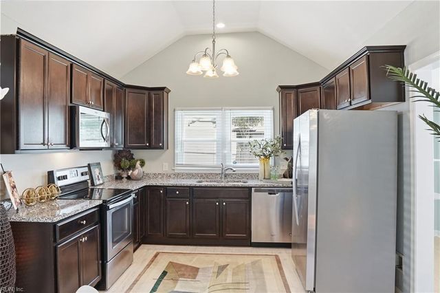 1405 Perry ST, Chesapeake, VA 23324