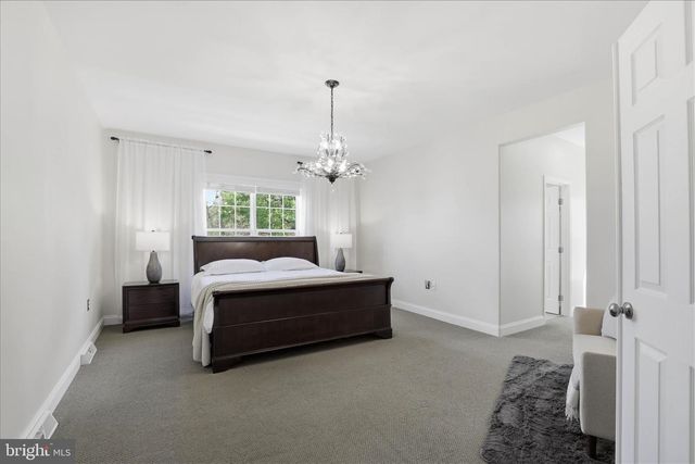 7 CRICKET GRN, Lancaster, PA 17602