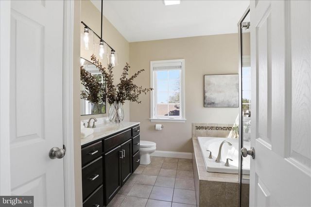 7 CRICKET GRN, Lancaster, PA 17602