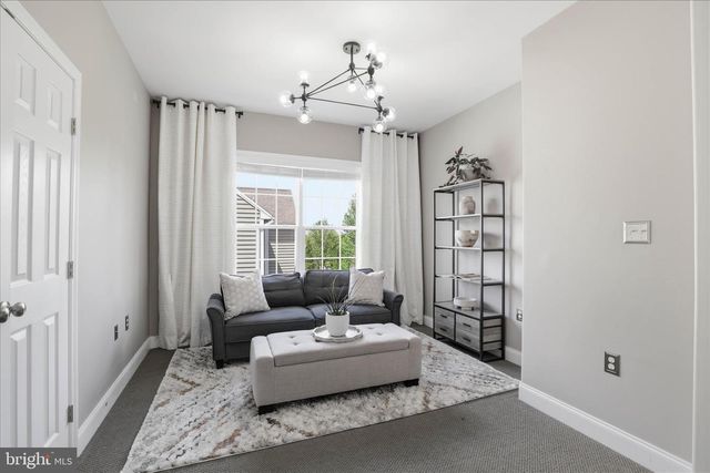 7 CRICKET GRN, Lancaster, PA 17602